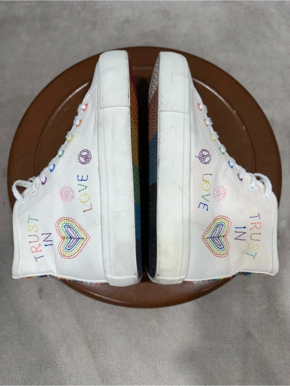 American Eagle Trust In Love High-Top Sneakers